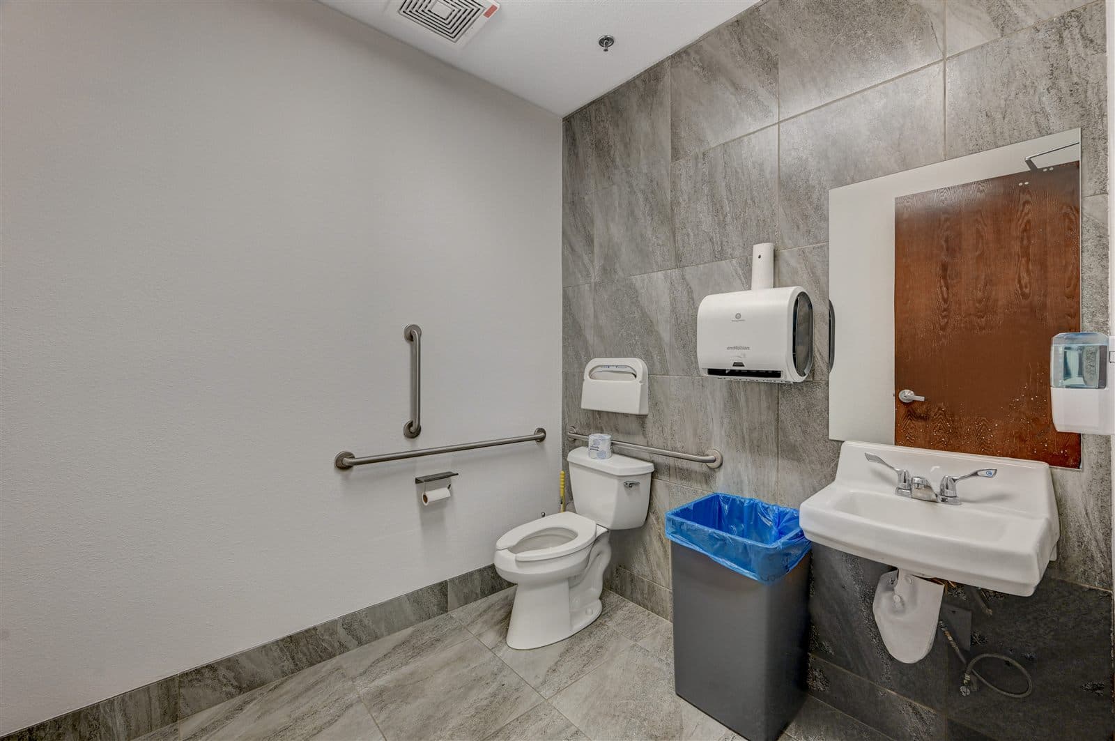 Elite Medical Suites facility — photo 104
